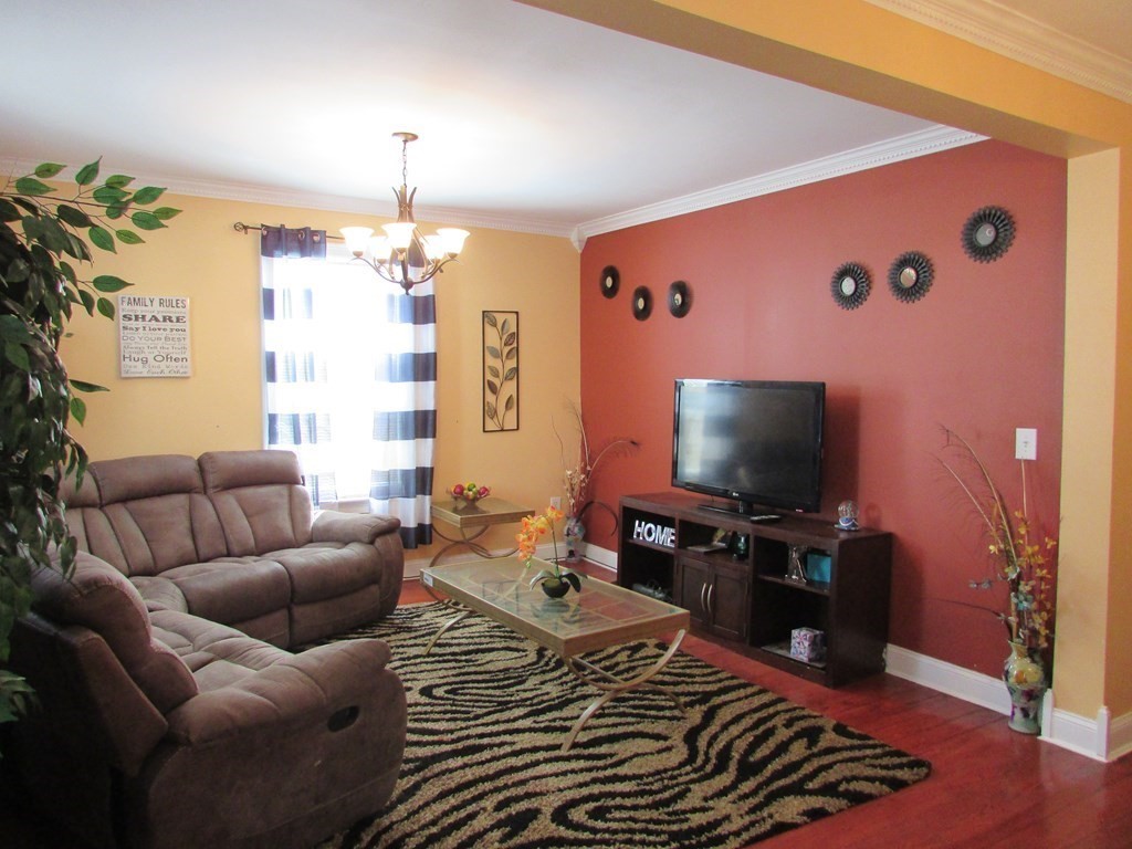 37 Circuit Avenue East Worcester, MA 01603 - Photo 7 of 40