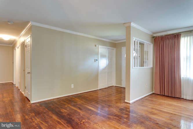 5406 Inverchapel Road Springfield, VA 22151 - Photo 3 of 29 Interior (General)