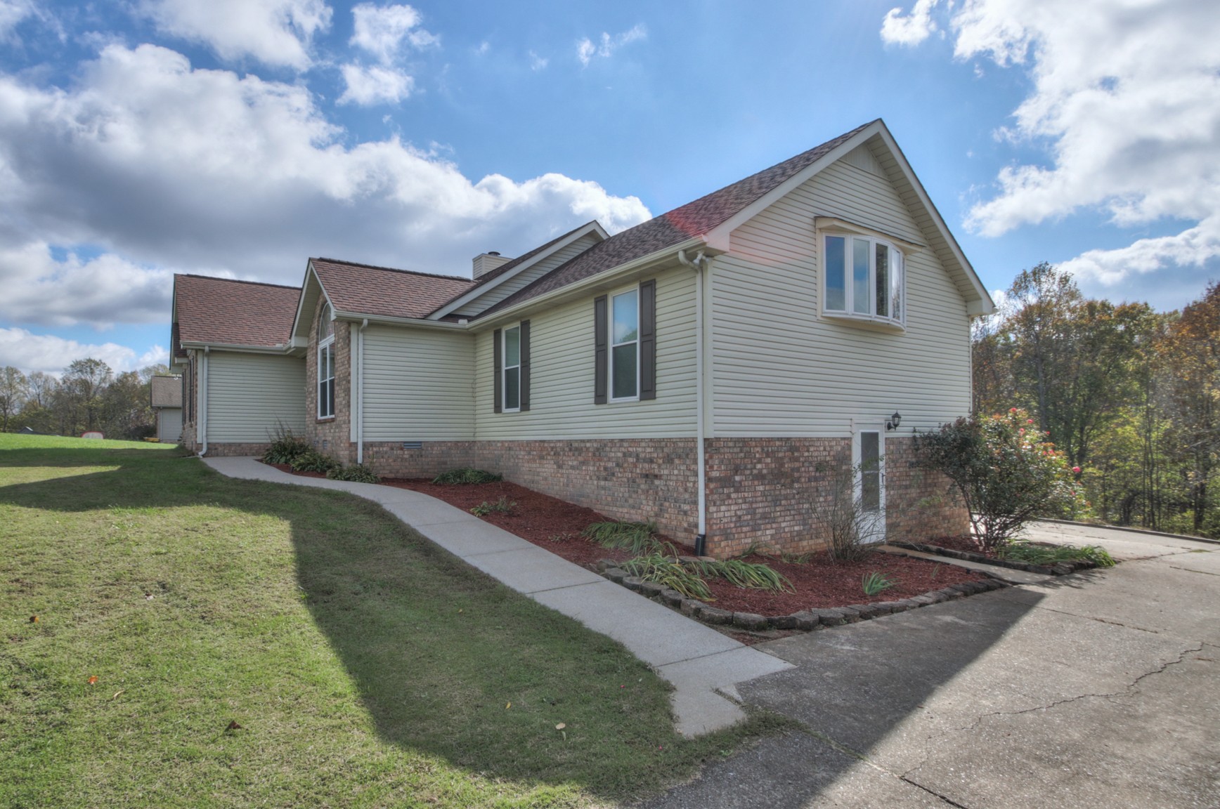 8235 Robertson Road White House, TN 37188 - Photo 4 of 40 Gallery Image 4
