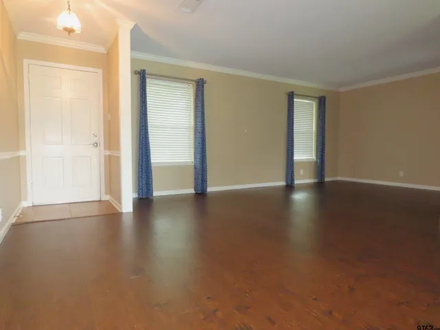 a view of livingroom with hardwood