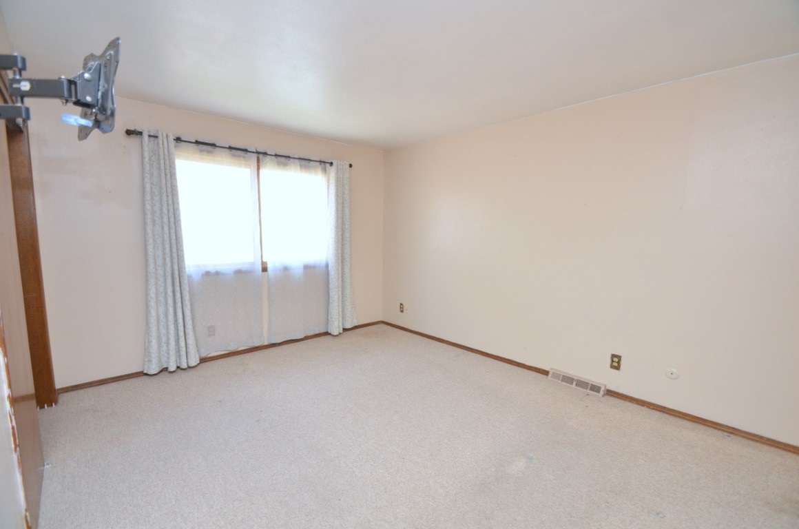 2938 Southbridge Road Rockford, IL 61114 - Photo 12 of 16 Gallery Image 12
