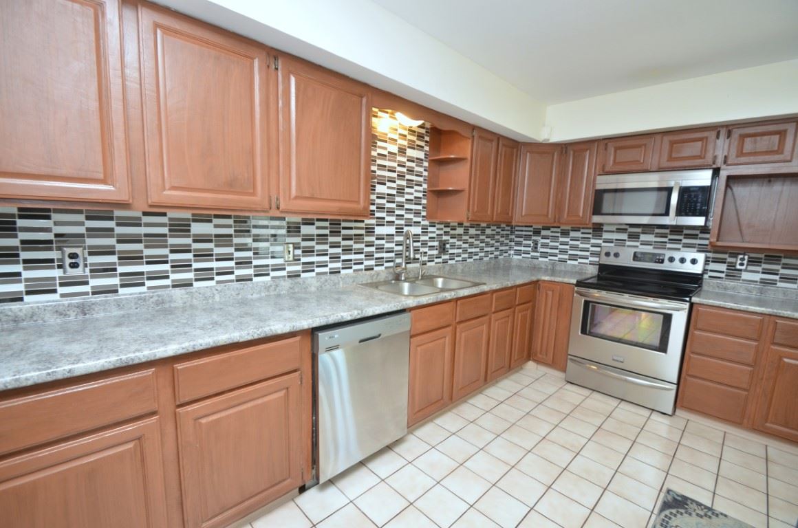 2938 Southbridge Road Rockford, IL 61114 - Photo 4 of 16 Gallery Image 4