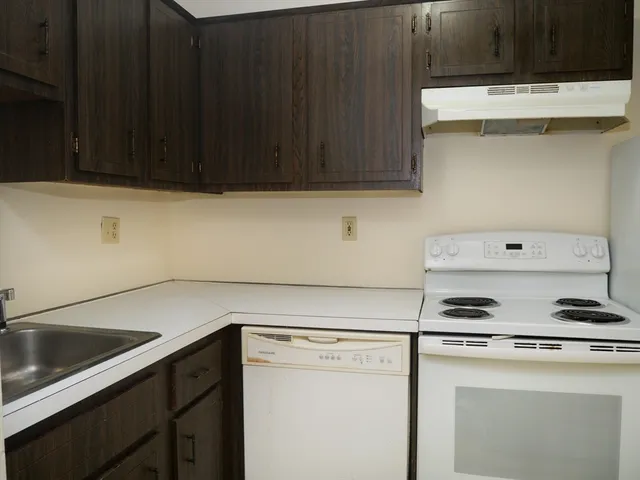 $2,000 | 116 River Street, Unit 1, Boston, MA 02126