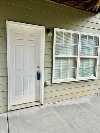 $1,500 | 4001 Oak Field Drive, Loganville, GA 30052