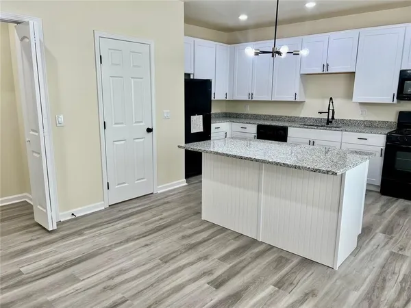 $1,500 | 4001 Oak Field Drive, Loganville, GA 30052
