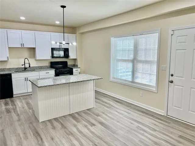 $1,900 | 4001 Oak Field Drive, Loganville, GA 30052