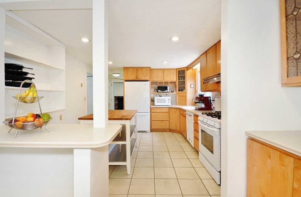 19 John Swift Road Acton, MA 01720 - Photo 5 of 16 Gallery Image 5