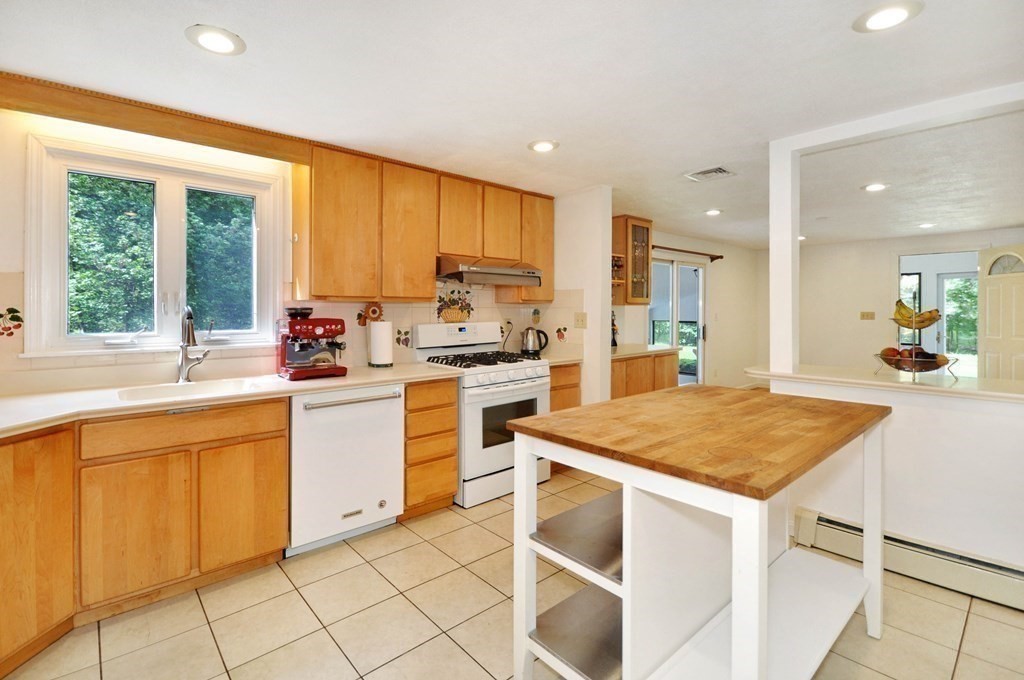 19 John Swift Road Acton, MA 01720 - Photo 6 of 16 Gallery Image 6
