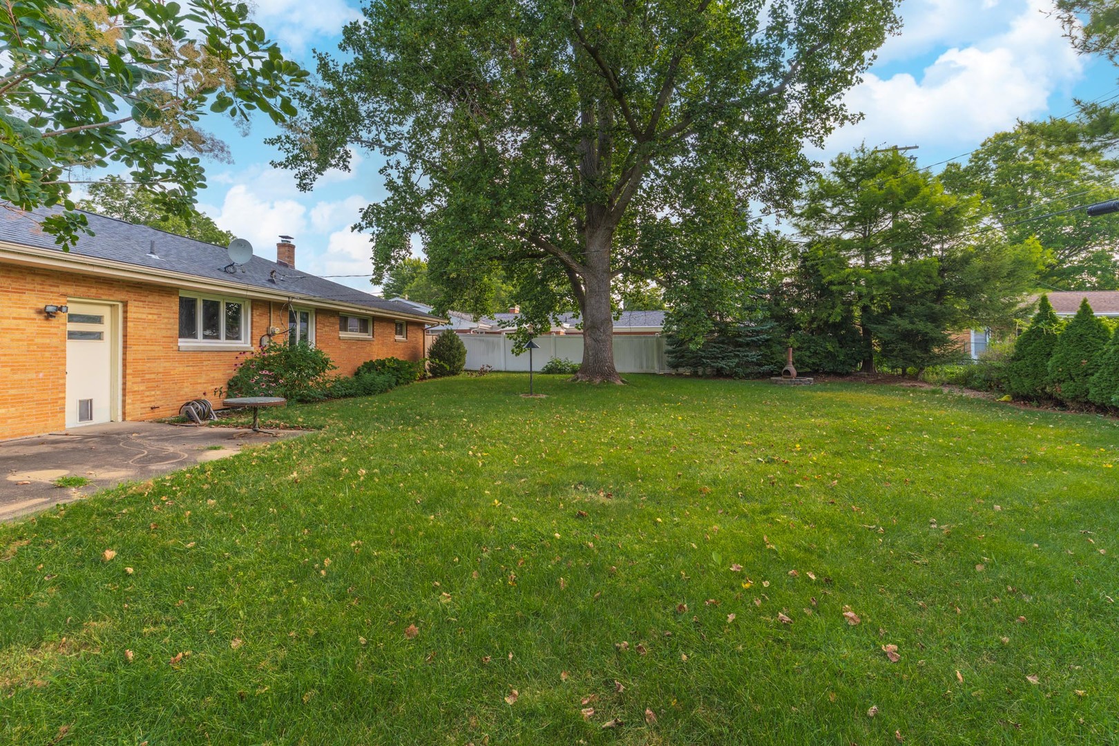 203 Radliff Road Bloomington, IL 61701 - Photo 8 of 41 Gallery Image 8