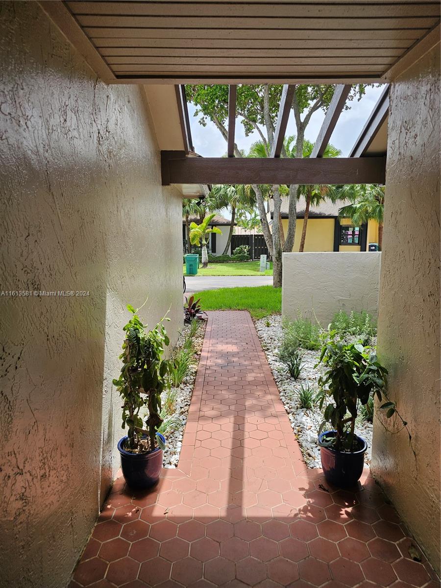 4323 Southwest 148th Place Miami, FL 33185 - Photo 3 of 70