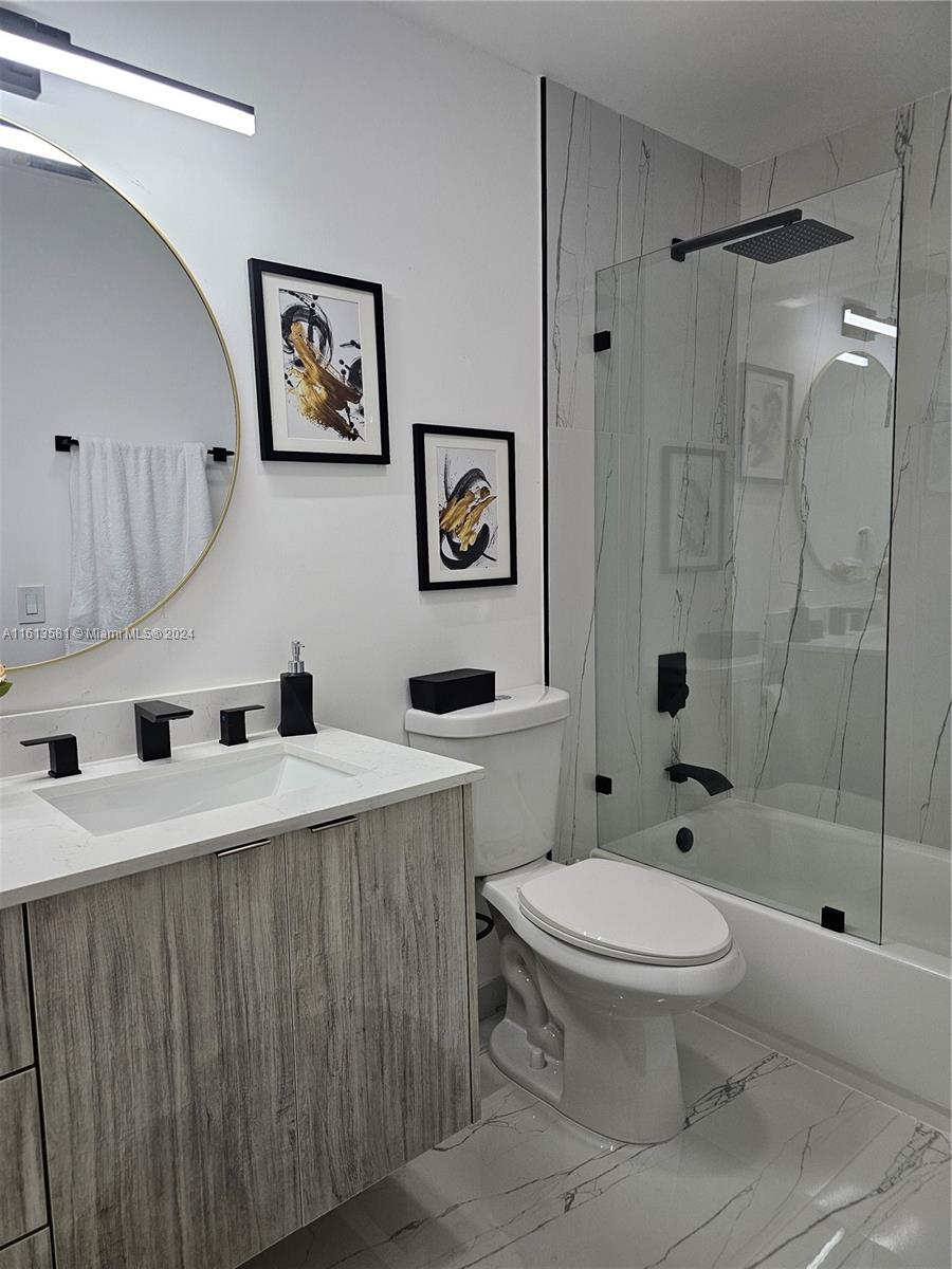 4323 Southwest 148th Place Miami, FL 33185 - Photo 37 of 70 2nd bathroom