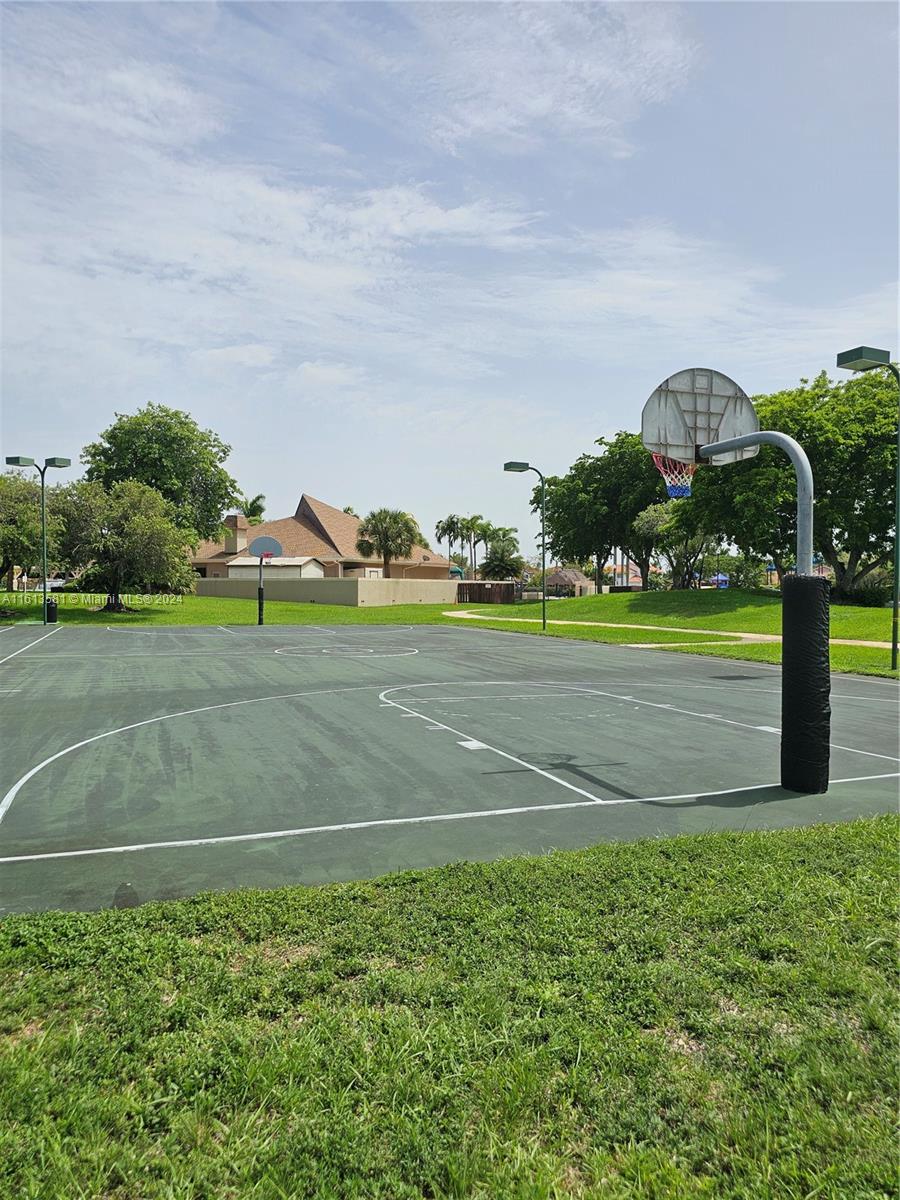 4323 Southwest 148th Place Miami, FL 33185 - Photo 62 of 70 a view of a park