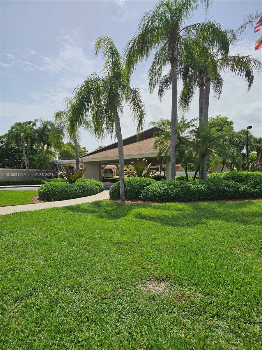4323 Southwest 148th Place Miami, FL 33185 - Photo 70 of 70 a view of a park and palm trees