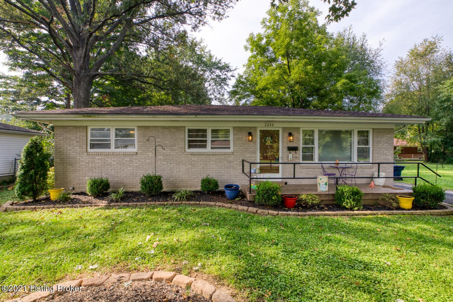2204 Peaslee Road Louisville, KY 40216 - Photo 1 of 29 GSP-2204_Peaslee_Rd-1