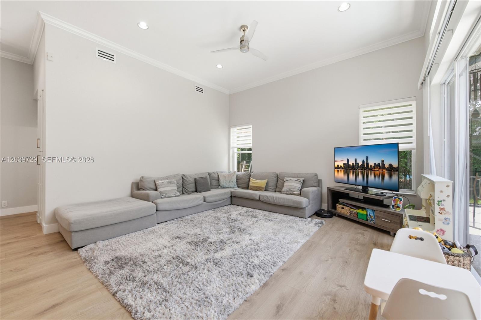 3725 Oak Ridge Lane Weston, FL 33331 - Photo 14 of 42