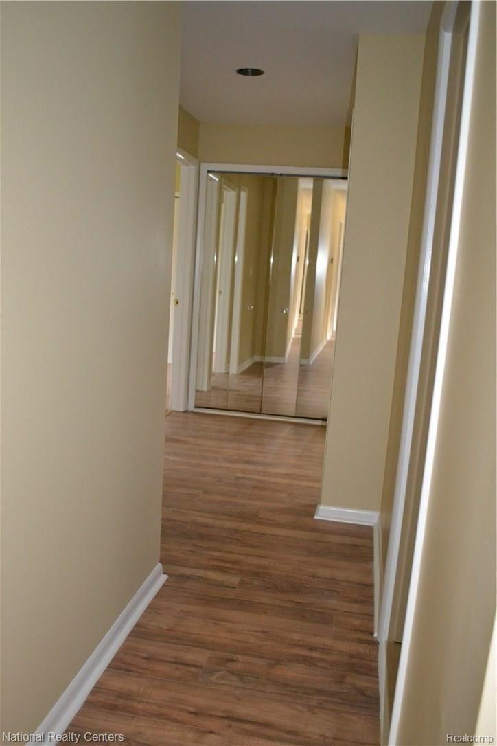 40485 Harris Road Belleville, MI 48111 - Photo 10 of 20 DSC_0021.JPG