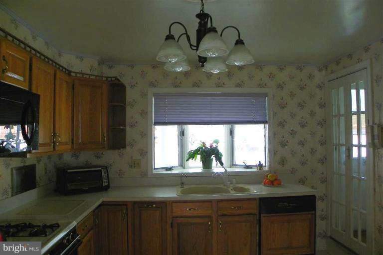 1206 June Road Halethorpe, MD 21227 - Photo 2 of 22 Kitchen