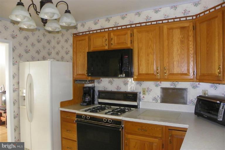 1206 June Road Halethorpe, MD 21227 - Photo 16 of 22 Kitchen