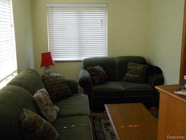3899 Harvard Road Detroit, MI 48224 - Photo 4 of 6 Family room