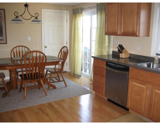 39 Mohave Road Worcester, MA 01606 - Photo 3 of 14 Gallery Image 3