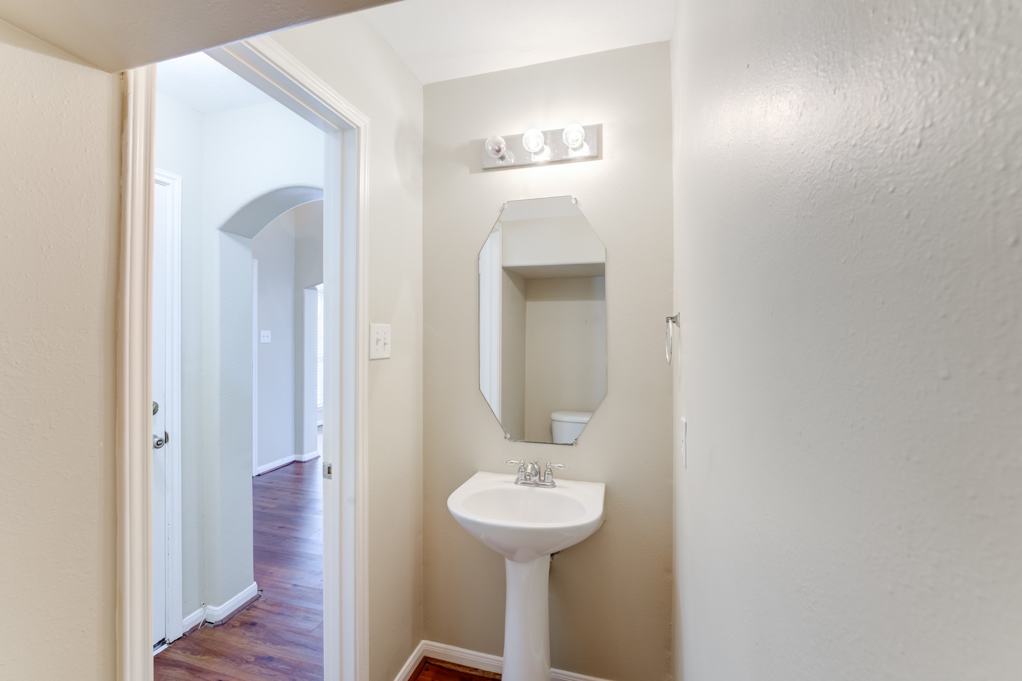 21510 Juniper Meadows Drive Spring, TX 77388 - Photo 16 of 39 Powder room