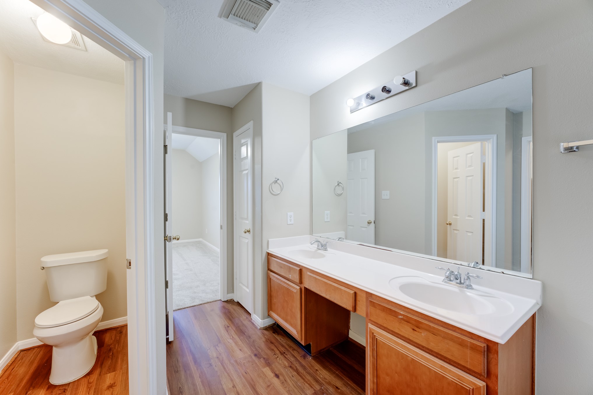 21510 Juniper Meadows Drive Spring, TX 77388 - Photo 20 of 39 Primary bath