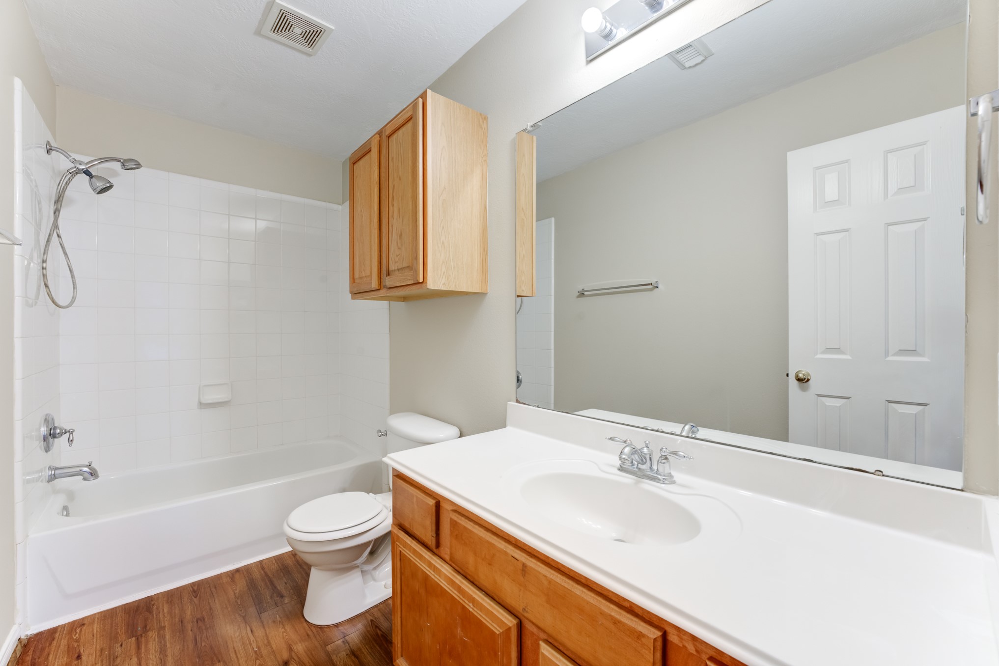 21510 Juniper Meadows Drive Spring, TX 77388 - Photo 29 of 39 Upstairs bath