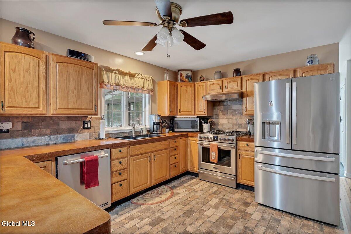 63 Methodist Farm Road Averill Park, NY 12018 - Photo 13 of 52 17-IMG_3557