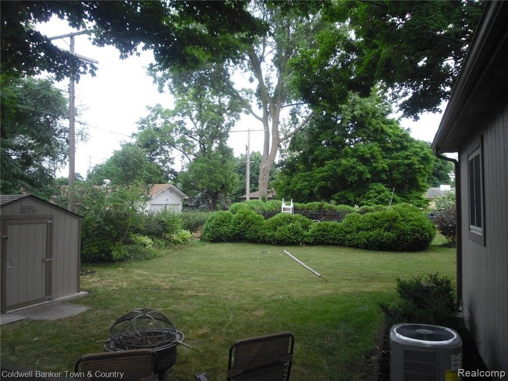 215 Prospect Street Howell, MI 48843 - Photo 53 of 54 prospectsideyard.JPG