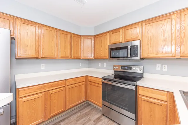 $275,000 | 1405 Millbrook Trail, Ann Arbor, MI 48108