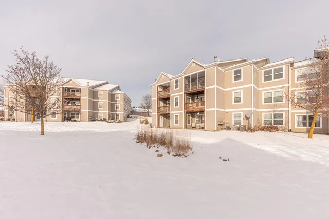 $275,000 | 1405 Millbrook Trail, Ann Arbor, MI 48108