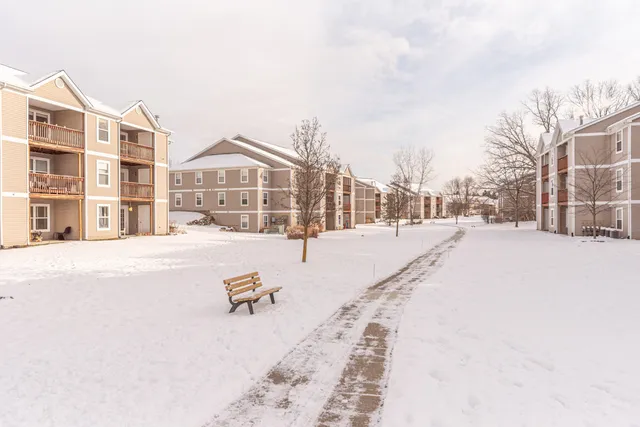 $275,000 | 1405 Millbrook Trail, Ann Arbor, MI 48108