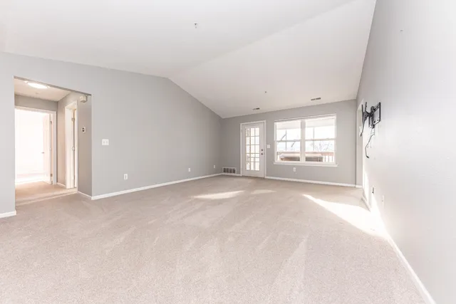 $275,000 | 1405 Millbrook Trail, Ann Arbor, MI 48108