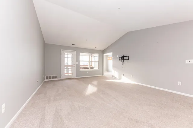 $275,000 | 1405 Millbrook Trail, Ann Arbor, MI 48108