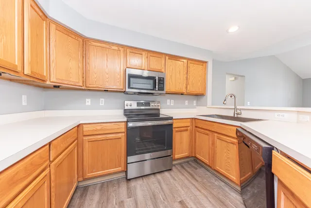 $275,000 | 1405 Millbrook Trail, Ann Arbor, MI 48108