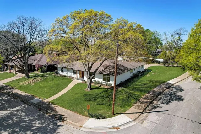 $4,950 | 3040 Ponder Place, Dallas, TX 75229