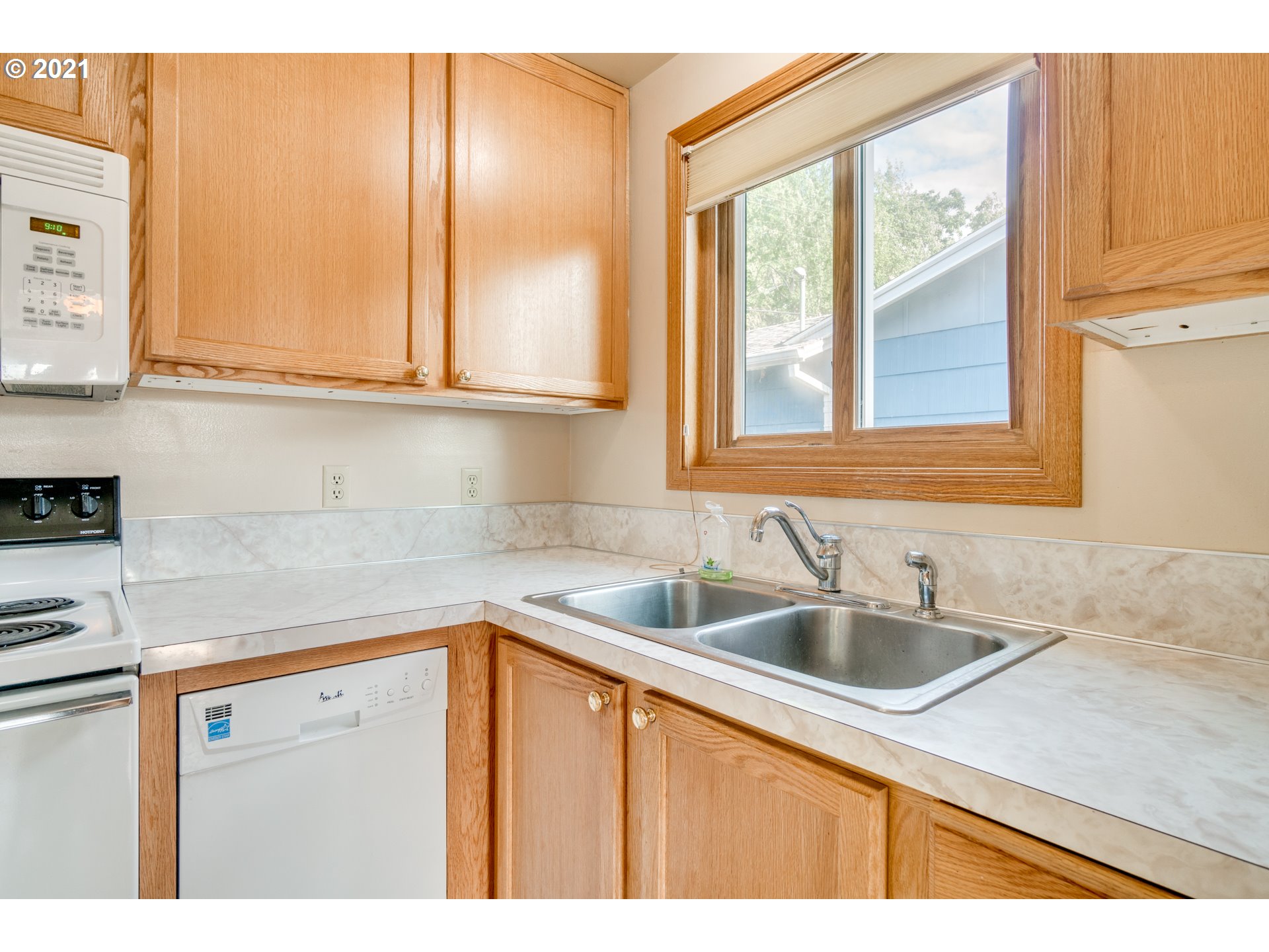 1425 Princeton Road Woodburn, OR 97071 - Photo 3 of 31 Gallery Image 3