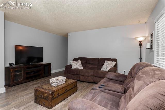 12115 Greentree Road Colorado Springs, CO 80908 - Photo 14 of 46