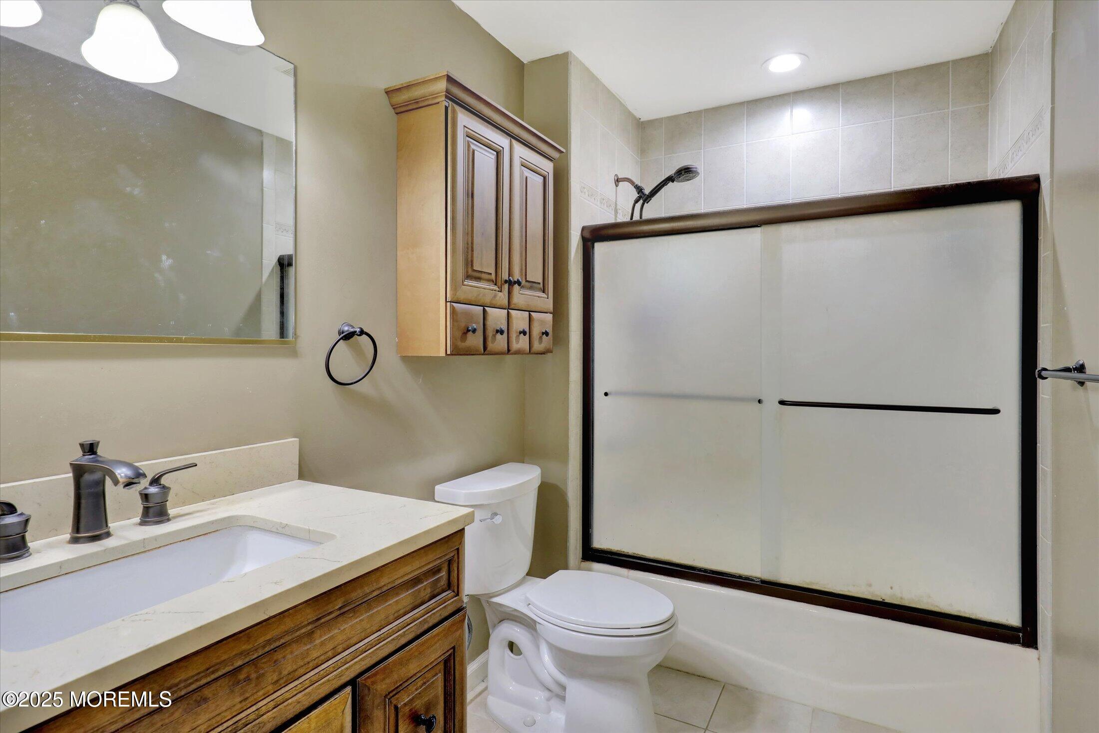 9 Rutherford Court Jackson, NJ 08527 - Photo 35 of 47 35-Bathroom