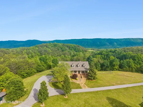 $1,399,900 | 191 County Road 490, Etowah, TN 37331