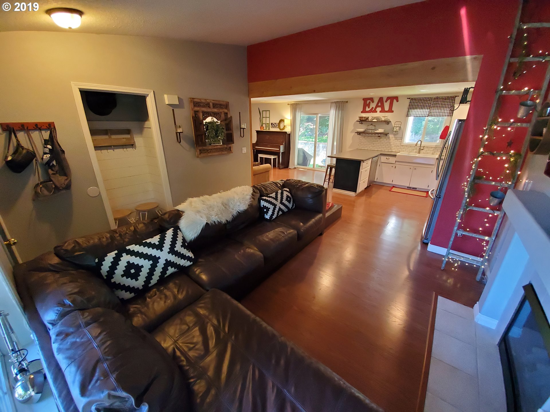 36325 Yocum Loop Sandy, OR 97055 - Photo 6 of 29 Gallery Image 6