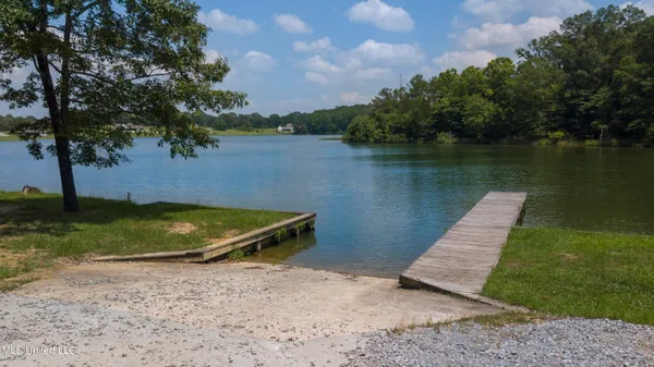 $195,000 | Chestnut Hill Road, Flora, MS 39071