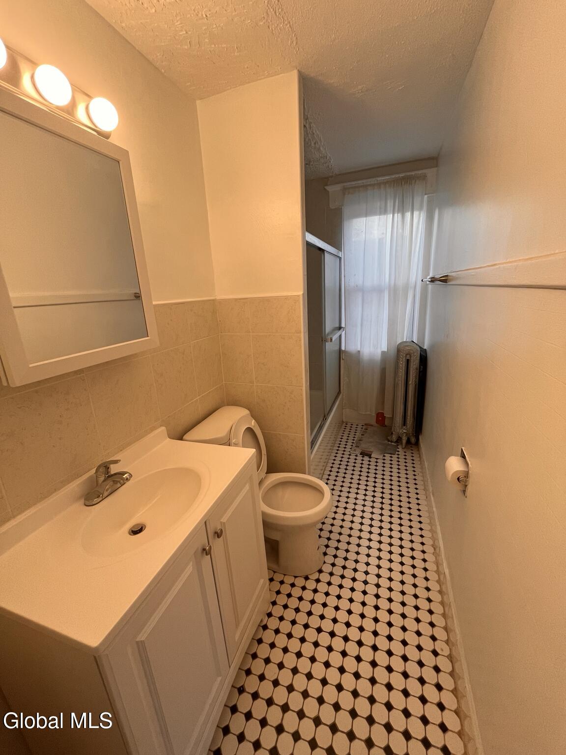 1 Chestnut Street, Unit 2 Schenectady, NY 12307 - Photo 8 of 9 4AC80E52-1460-45B3-9257-96C2D446F5BC