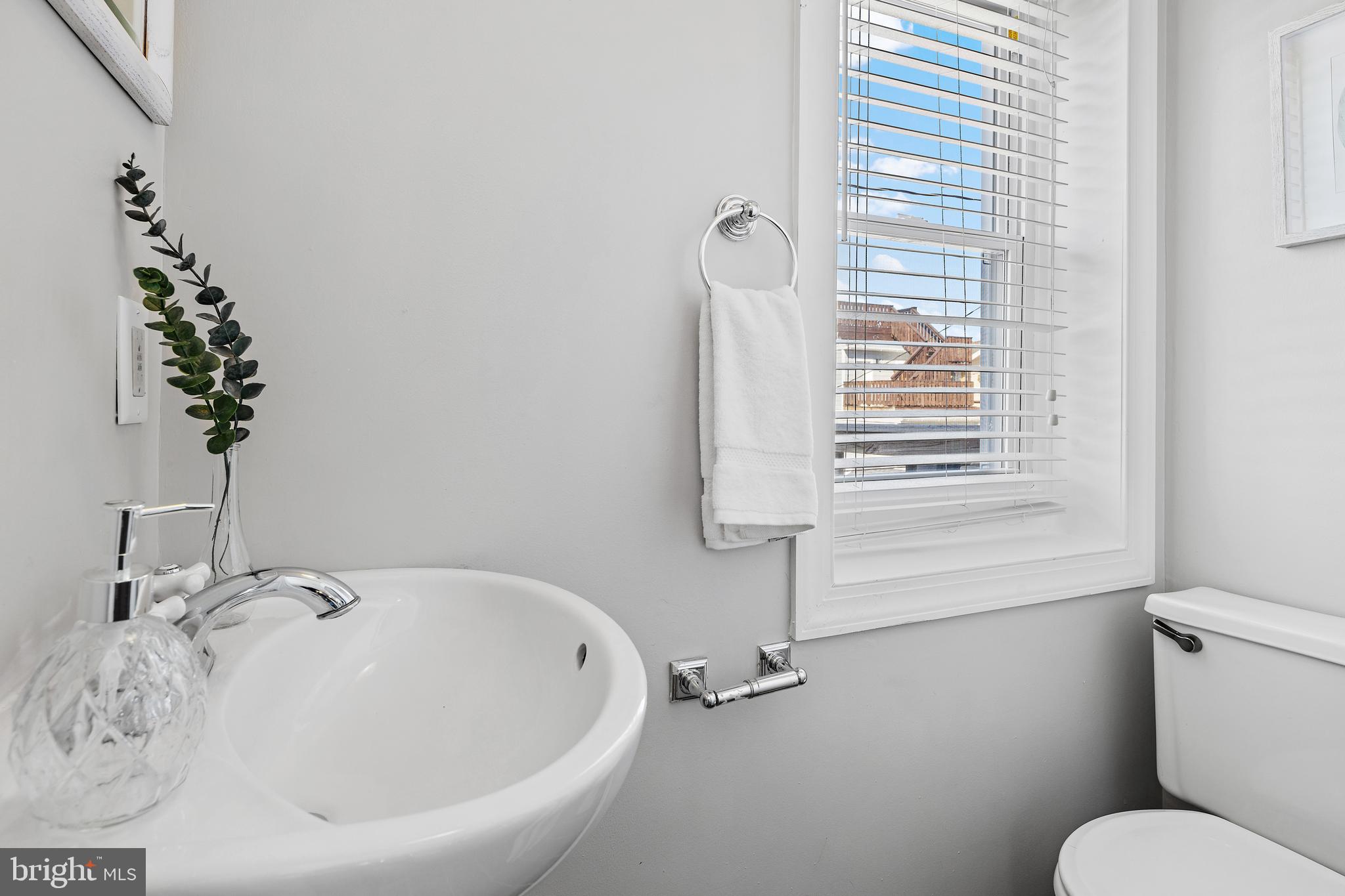 1232 Riverside Avenue Baltimore, MD 21230 - Photo 19 of 46 half bath