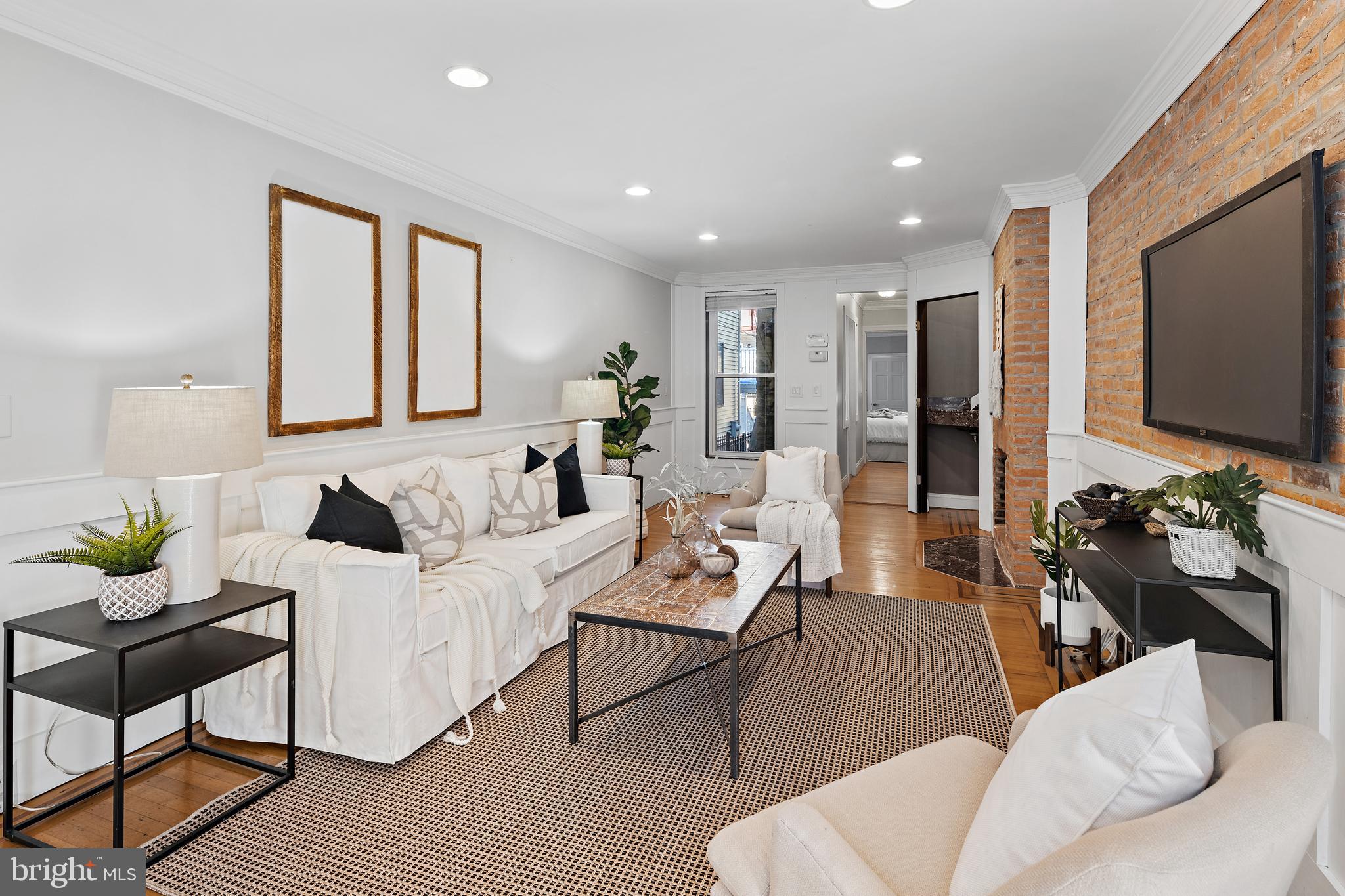 1232 Riverside Avenue Baltimore, MD 21230 - Photo 3 of 46