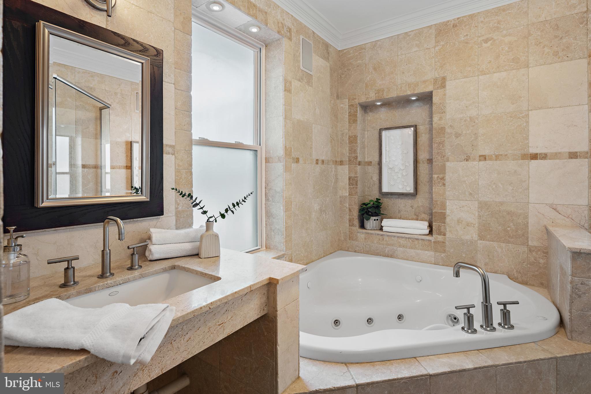 1232 Riverside Avenue Baltimore, MD 21230 - Photo 8 of 46 main level full bath