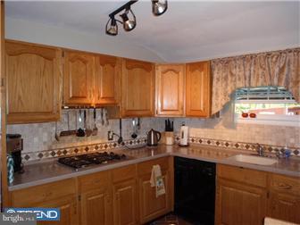 8 Round Hill Road Voorhees, NJ 08043 - Photo 4 of 12