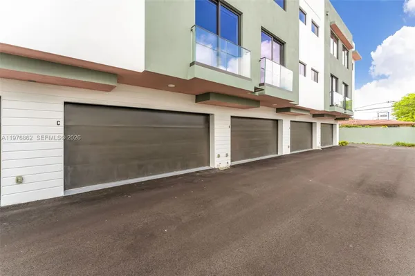 $6,500 | 721 Southwest 11th Street, Unit B, Miami, FL 33129