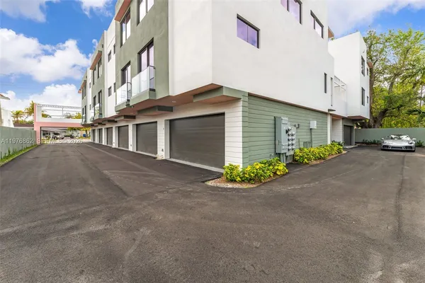 $6,500 | 721 Southwest 11th Street, Unit B, Miami, FL 33129