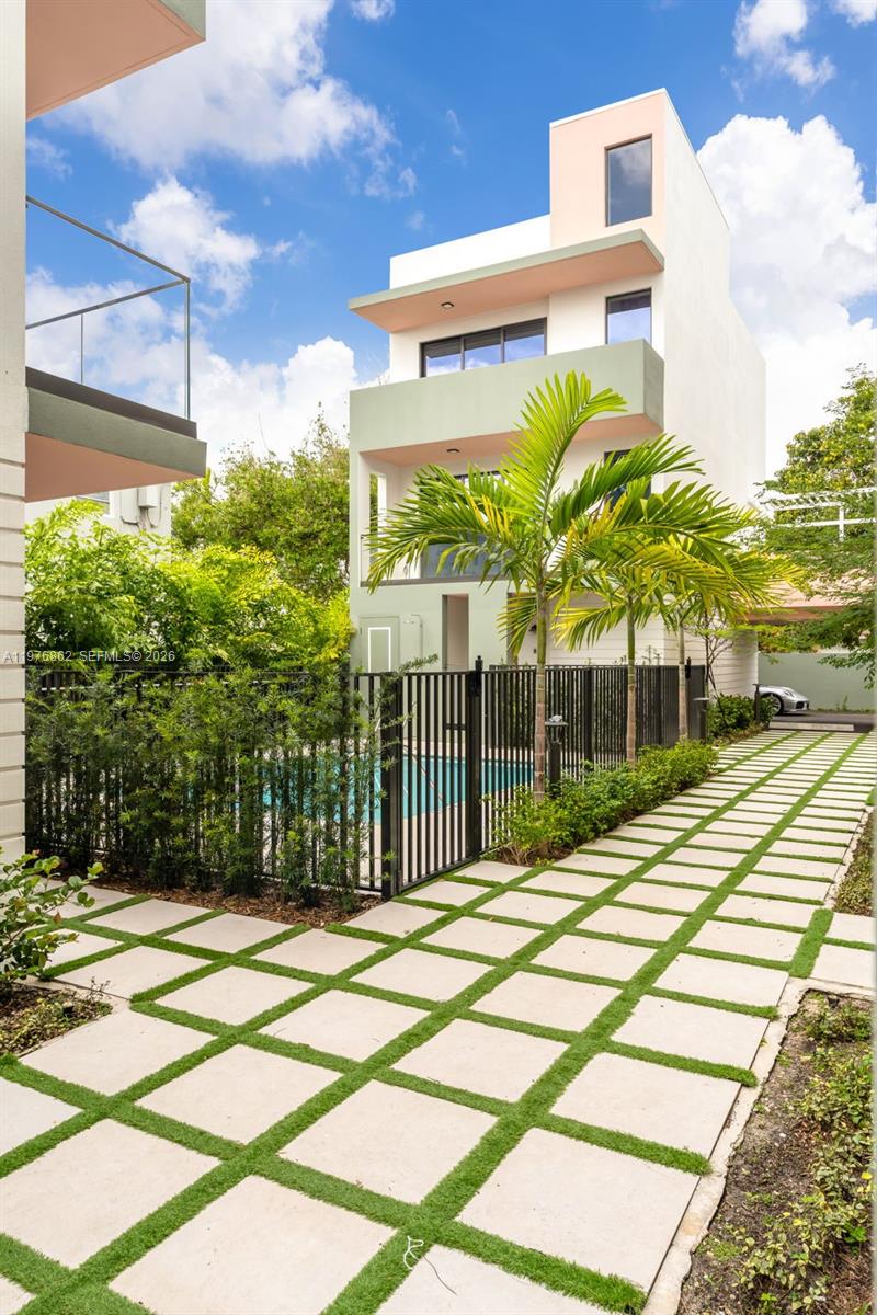 721 Southwest 11th Street, Unit B Miami, FL 33129 - Photo 24 of 30